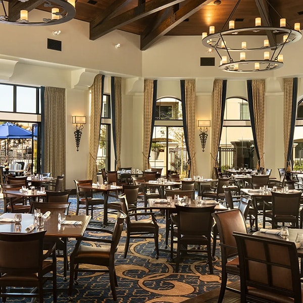 A dining room at Stoneridge Creek